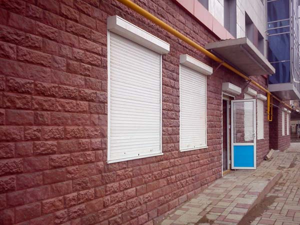 Здание, облицованное фасадной плиткой Туф, вид 2