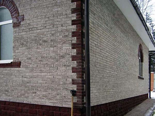 Здание, облицованное бетонной плиткой Еврокирпич, вид 2